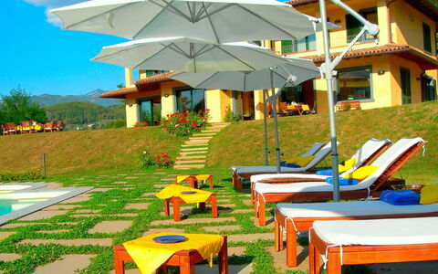 Villa Saida: Ricorrere, Proprietà, Ombrello, Mobili Da Esterno, Tempo Libero, Lettino, Costruzione, Tavolo, Vacanza, Casa