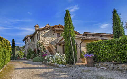 Orvieto 840: Proprietà, Blu, Cielo, Casa, Zona Residenziale, Casa, Cittadina, Architettura, Costruzione, Parete