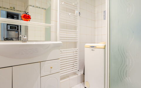 Cabourg 227: Cabinetry, Interior Design, Pavimento, Parete, Costruzione, Proprietà Del Materiale, Pavimentazione, Cucina, Gas