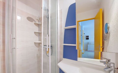 Les Sables D'Or: Interior Design, Pavimentazione, Pavimento, Idraulico Fixture, Appartamento, Camera, Bagno, Idraulico, Soffitto, Rubinetto