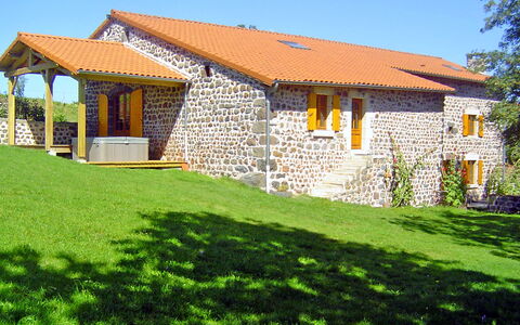 Ferme: Cielo, Costruzione, Pianta, Proprietà, Finestra, Natura, Albero, Casa, Lotto, Paesaggio Naturale