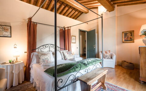 Villa Fontine: Camera Da Letto, Proprietà, Camera, Mobilia, Letto, Costruzione, Interior Design, Telaio Del Letto, Soffitto, Immobiliare