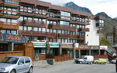 Glacieres 22: Quartiere, Zona Residenziale, Proprietà, Uso Misto, Auto, Costruzione, Veicolo, Cittadina, Casa, Immobiliare