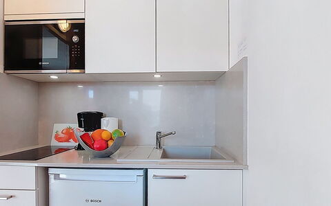 Glacieres 22: Cucina, Elettrodomestico Da Cucina, Controsoffitto, Cabinetry, Apparecchio Major, Lavandino Della Cucina, Elettrodomestico, Interior Design, Lavello, Mobilia