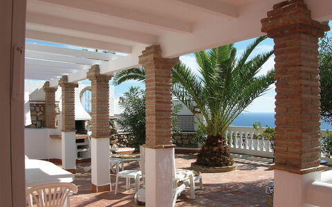 Villa Mimosa: Colonna, Costruzione, Proprietà, Portico, Architettura, Immobiliare, Shade, Arco