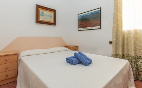 Edificio Garcomar i: Legna, Pavimento, Pavimentazione, Mobilia, Interior Design, Casa, Camera Da Letto, Camera, Appartamento, Letto
