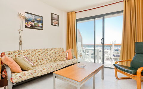 Edificio Nautic: Camera, Proprietà, Mobilia, Soggiorno, Suite, Interior Design, Tavolino Da Caffè, Costruzione, Tavolo, Pavimento