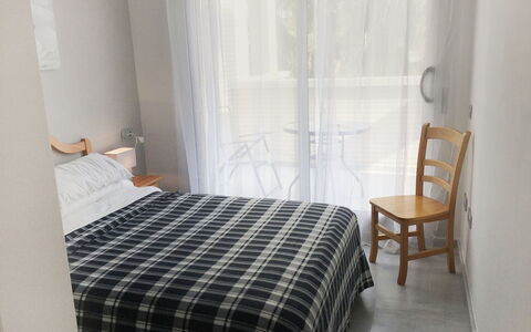 Dénia 170: Camera Da Letto, Mobilia, Camera, Letto, Proprietà, Lenzuolo, Telaio Del Letto, Tenda, Interior Design, Bedding