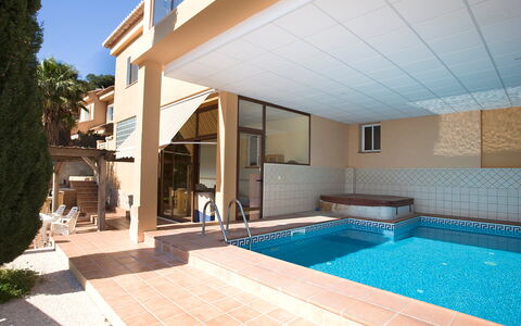 Raquel: Proprietà, Pianta, Costruzione, Shade, Acqua, Interior Design, Finestra, Architettura, Piscina, Condominio