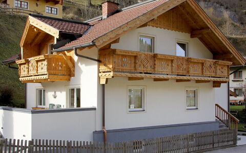 Haus Toferer: Casa, Proprietà, Costruzione, Tetto, Casa, Immobiliare, Villetta, Balcone, Architettura, Facciata