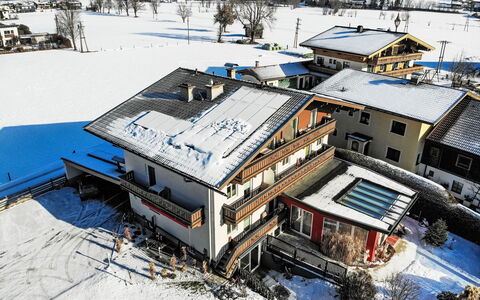 Zell am See 320: Casa, Catena Montuosa, Pendenza, Hill Station, Valle, Alpi, Neve, Balcone, Geomorfologia Glaciale, Inverno