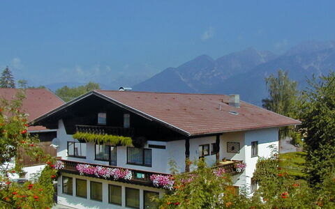 Haus Zimmermann: Casa, Proprietà, Tetto, Casa, Hill Station, Immobiliare, Costruzione, Villetta, Area Rurale, Zona Residenziale