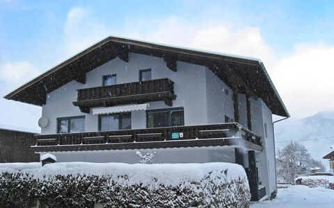Haus Zimmermann: Cielo, Nube, Costruzione, Neve, Finestra, Casa, Pianta, Villetta, Pendenza, Paesaggio