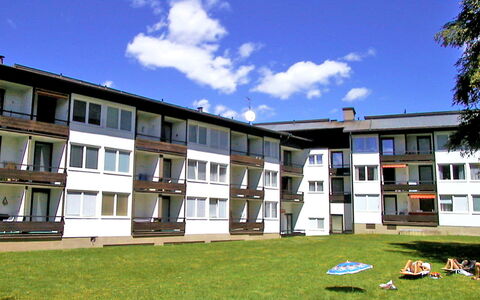 Seefeld in Tirol 170: Cielo, Nube, Costruzione, Finestra, Pianta, Casa, Lotto, Urban Design, Erba, Albero