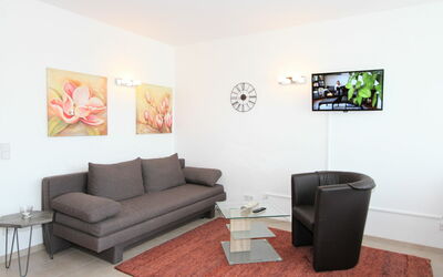 Alpenland 170.22: Mobilia, Proprietà, Divano, Cornice, Legna, Interior Design, Comfort, Pavimentazione, Soggiorno, Pavimento