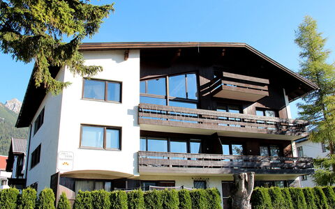 Seefeld in Tirol 202: Cielo, Proprietà, Pianta, Finestra, Costruzione, Albero, Legna, Immobiliare, Villetta, Facciata
