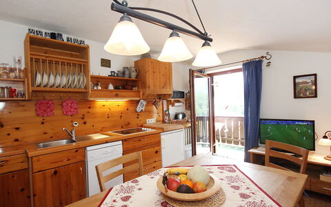 Berghaus Waldner: Camera, Controsoffitto, Mobilia, Proprietà, Interior Design, Cucina, Costruzione, Casa, Soffitto, Casa