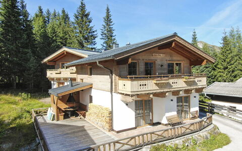 Hochkrimml 2: Pianta, Cielo, Costruzione, Finestra, Albero, Casa, Legna, Villetta, Raccordo, Immobiliare