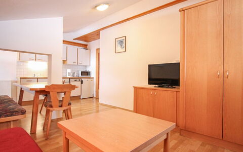 Königsleiten 170: Interior Design, Pavimentazione, Soffitto, Pavimento, Appartamento, Camera, Color Legno, Sedia, Soggiorno, Cabinetry