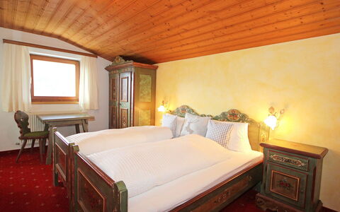 Michaela: Camera Da Letto, Letto, Camera, Mobilia, Proprietà, Telaio Del Letto, Lenzuolo, Soffitto, Bedding, Costruzione