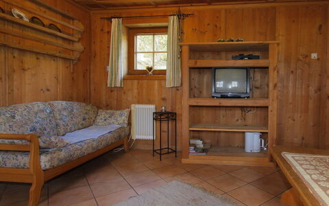Auhäusl: Camera, Mobilia, Proprietà, Log Cabin, Costruzione, Color Legno, Fascio, Interior Design, Pavimento, Legna