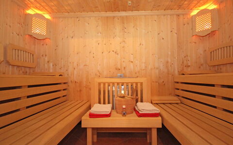 Marina: Mobilia, Legna, Sauna, Interior Design, Pavimentazione, Color Legno, Pavimento, Costruzione, Comfort, Vernice