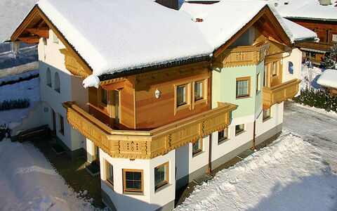 Marina: Costruzione, Neve, Proprietà, Finestra, Casa, Legna, Villetta, Urban Design, Zona Residenziale, Paesaggio