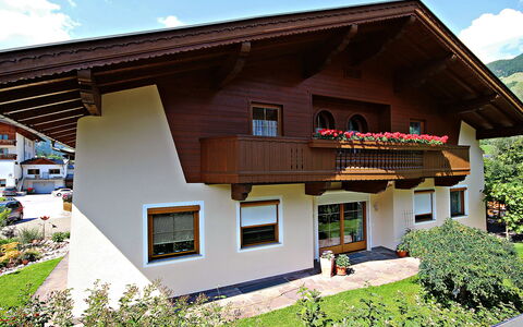 Hippach 170: Pianta, Cielo, Costruzione, Finestra, Nube, Lotto, Legna, Urban Design, Casa, Albero