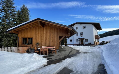 Karwendel: Cielo, Nube, Costruzione, Neve, Proprietà, Finestra, Casa, Pendenza, Legna, Albero