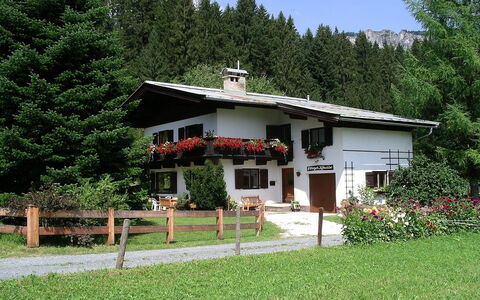 Fliegerklause: Pianta, Cielo, Costruzione, Albero, Casa, Porta, Lotto, Finestra, Villetta, Erba