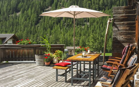 Sölden 200: Tavolo, Mobilia, Pianta, Proprietà, Vaso Di Fiori, Mobili Da Esterno, Shade, Tavolo Esterno, Costruzione, Legna
