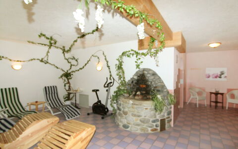 Alpengruss: Mobilia, Pianta, Tavolo, Legna, Interior Design, Decorazione, Costruzione, Casa, Parete, Sedia