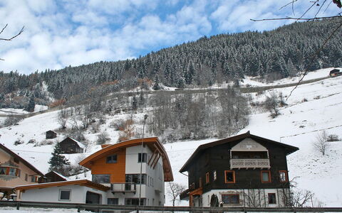 Höferau: Neve, Inverno, Paesino Di Montagna, Montagna, Hill Station, Proprietà, Cittadina, Casa, Fenomeno Geologico, Cielo