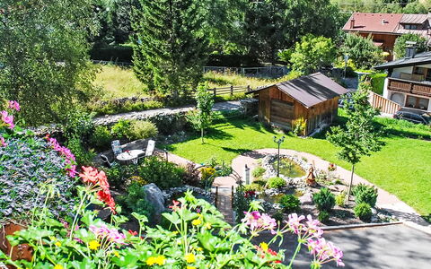 Stark: Fiore, Giardino, Arbusto, Paesaggio, Casa, Comunita 'Impianto, Groundcover, Villetta, Primavera
