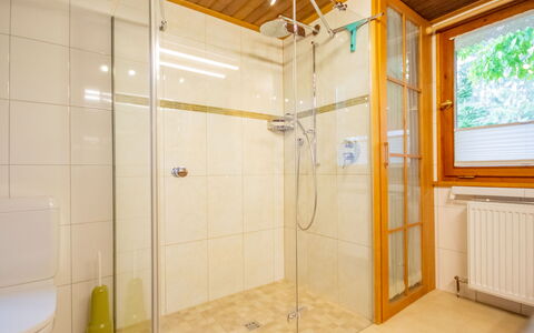 The Schatzie: Soffione Doccia, Doccia Porta, Doccia, Bagno, Idraulico Fixture, Interior Design, Pavimentazione, Pavimento, Parete