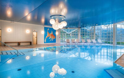 Grundlsee 200: Acqua, Cielo, Costruzione, Piscina, Mondo, Azzurro, Illuminazione, Architettura, Nube, Tempo Libero