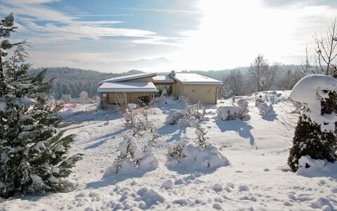 Carinthia: Neve, Inverno, Cielo, Congelamento, Montagna, Albero, Fenomeno Geologico, Casa, Nube, Piste