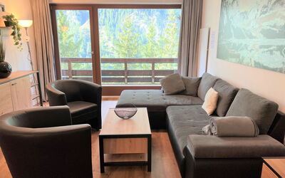 Top 49 10.2: Mobilia, Pianta, Proprietà, Tavolo, Divano, Legna, Finestra, Comfort, Interior Design, Soggiorno