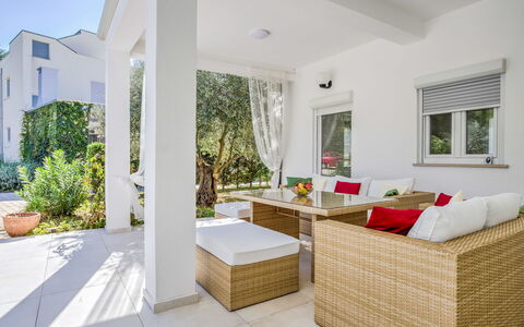 Umag Zambratija 425: Pianta, Finestra, Shade, Legna, Interior Design, Soggiorno, Rettangolo, Pianta Della Casa, Pavimentazione, Pavimento