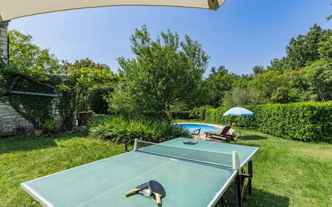 Village Family House Ranka: Mobilia, Tavolo, Racchetta Sport, Tempo Libero, Sedia, Mobili Da Esterno, Shade, Prato, Tavolo Esterno
