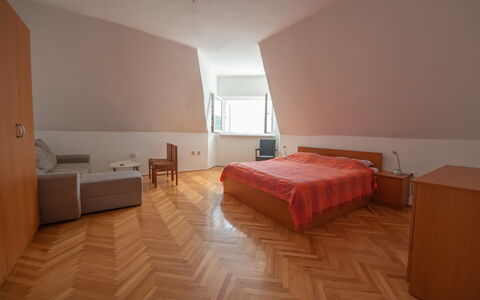 Lovran 111: Proprietà, Mobilia, Comfort, Costruzione, Legna, Interior Design, Architettura, Casa, Pavimento, Pavimentazione