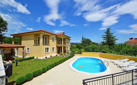 Opatija Mihelići 405: Nube, Cielo, Acqua, Pianta, Costruzione, Piscina, Finestra, Albero, Casa, Shade
