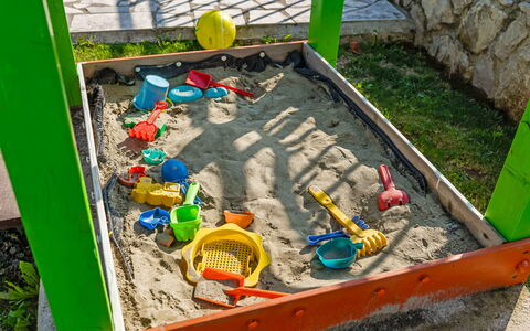 Opatija Mihelići 405: Acqua, Erba, Gas, Tempo Libero, Ricreazione, Legna, Mobili Da Esterno, Plastica, Attrezzatura Giochi All'Aperto