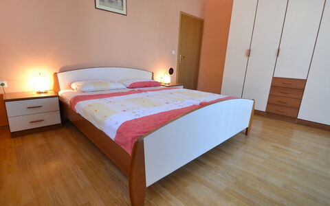 Starigrad-Paklenica 120: Camera Da Letto, Letto, Mobilia, Camera, Pavimento, Lenzuolo, Proprietà, Latifoglie, Telaio Del Letto, Materasso