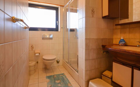 Windrose: Proprietà, Idraulico Fixture, Bagno, Costruzione, Toilet Seat, Viola, Interior Design, Gabinetto, Pavimentazione