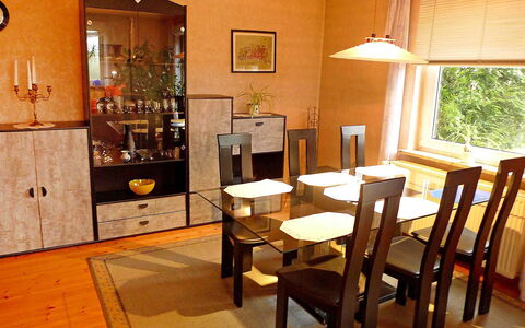 Natur Pur am Nordseedeich: Camera, Sala Da Pranzo, Mobilia, Proprietà, Tavolo, Cucina & Sala Da Pranzo Tavolo, Interior Design, Costruzione, Pavimento, Casa