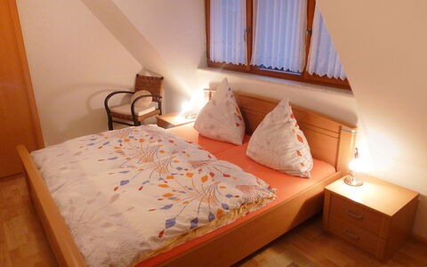 Ichenheim 120: Proprietà, Mobilia, Costruzione, Comfort, Finestra, Legna, Tessile, Telaio Del Letto, Interior Design, Letto