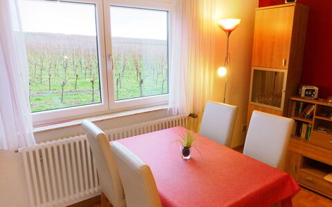 Haus Sacherer: Camera, Proprietà, Mobilia, Interior Design, Pavimento, Costruzione, Tavolo, Casa, Immobiliare, Per Finestre