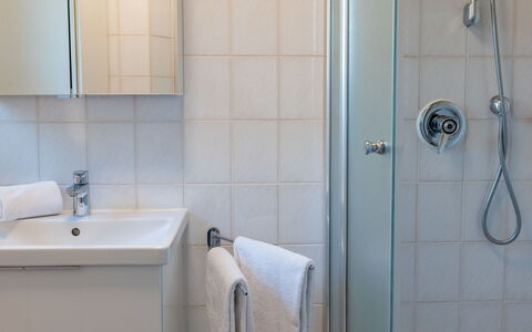 Saarland: Idraulico Fixture, Bagno, Rubinetto, Porta, Lavello, Soffione Doccia, Interior Design, Doccia Porta, Idraulico