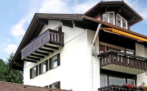 Panorama: Cielo, Nube, Costruzione, Finestra, Legna, Casa, Pianta, Urban Design, Quartiere, Villetta
